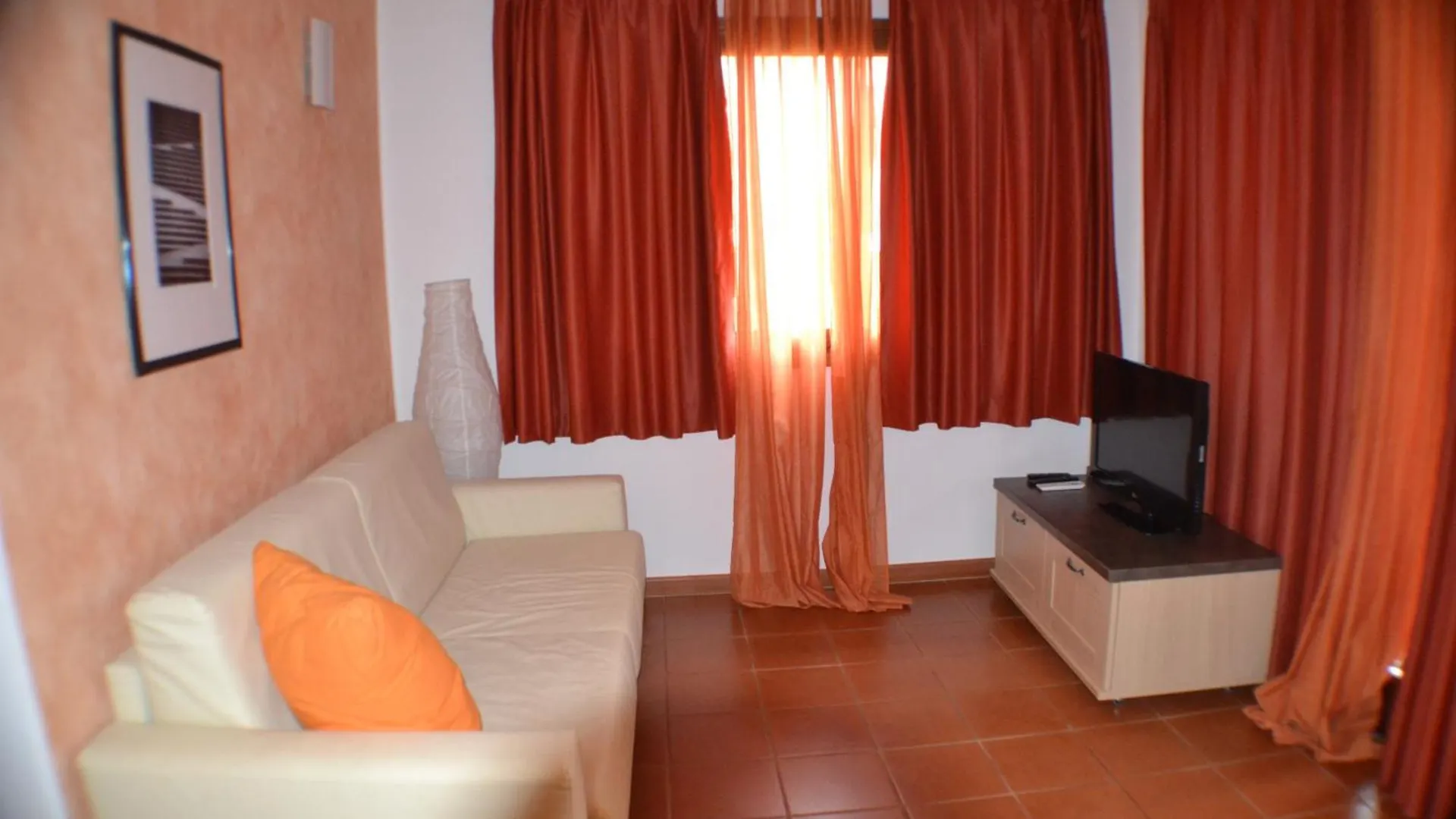 Ξενοδοχείο με διαμερίσματα Residence Ataras Porto San Paolo
